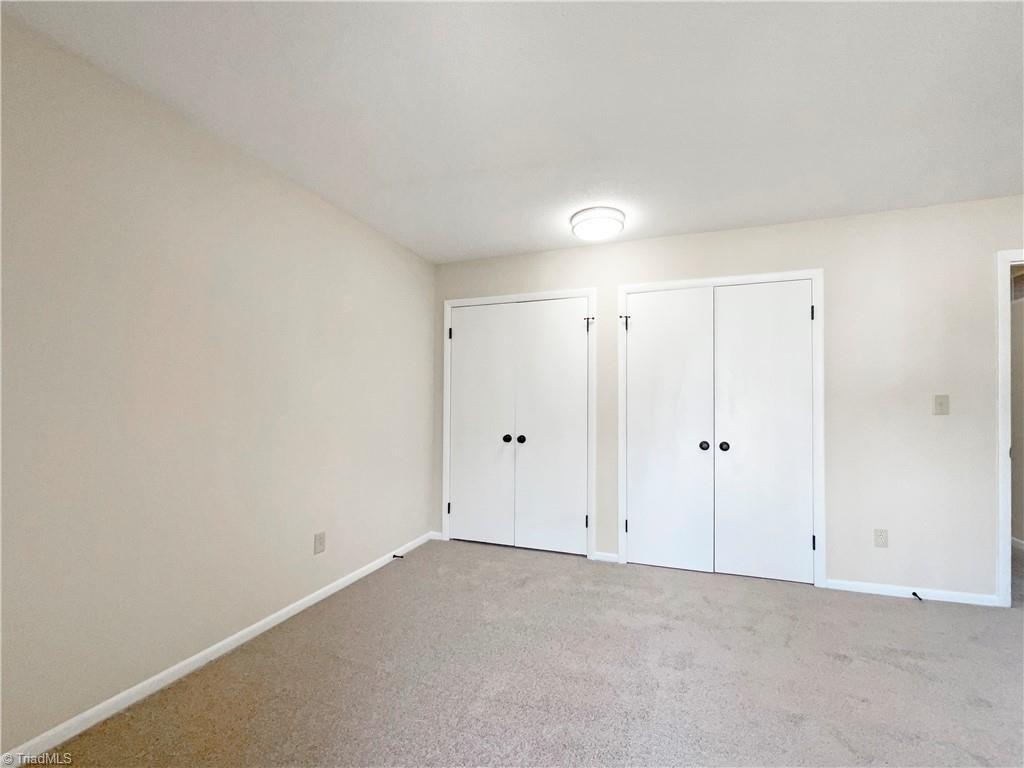 Lamplighter Cir, Winston Salem, NC 27104