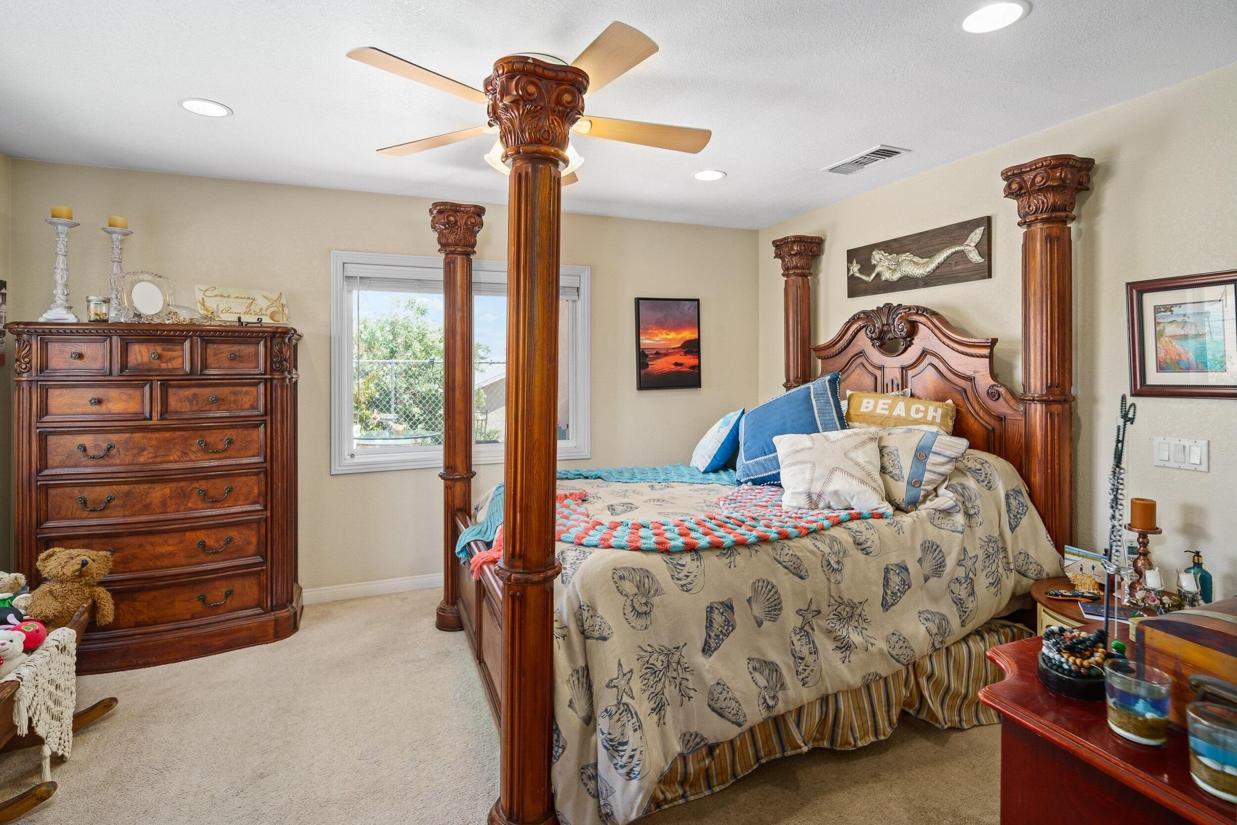Pinecliff St, Lake Hughes, CA 93532