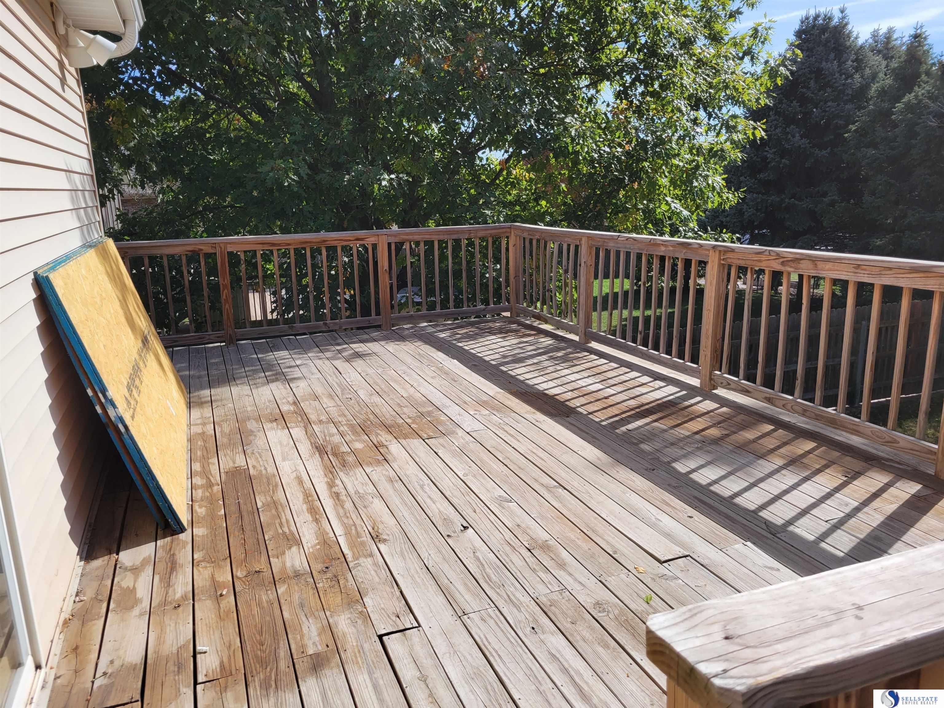 Norman Cir, Lincoln, NE 68512