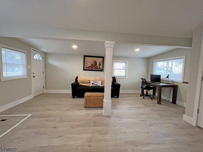 Brown Trl, Hopatcong, NJ 07843