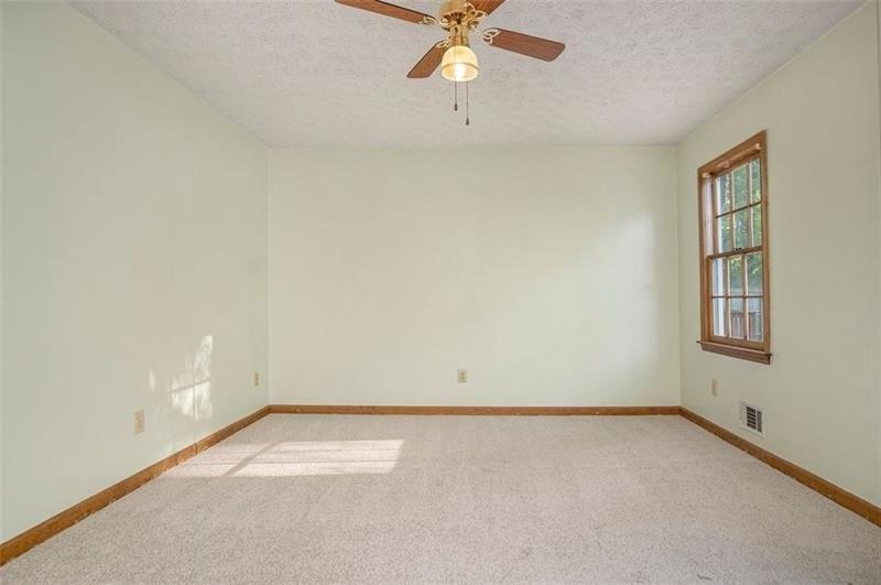 Valley Brook Dr, Woodstock, GA 30188