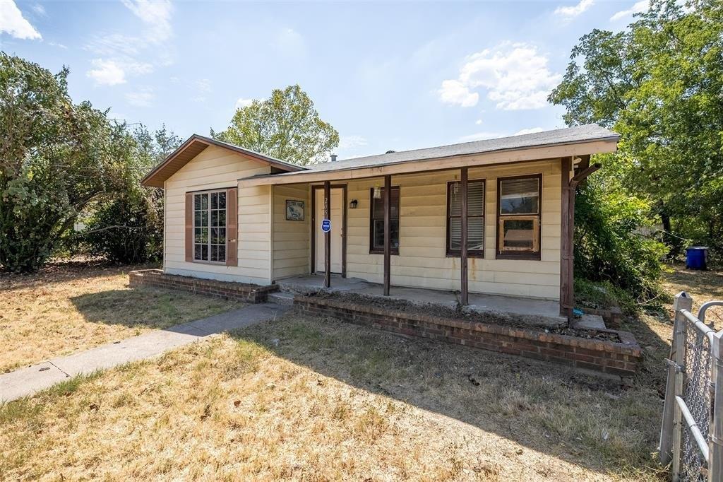 Oregon Ave, Azle, TX 76020