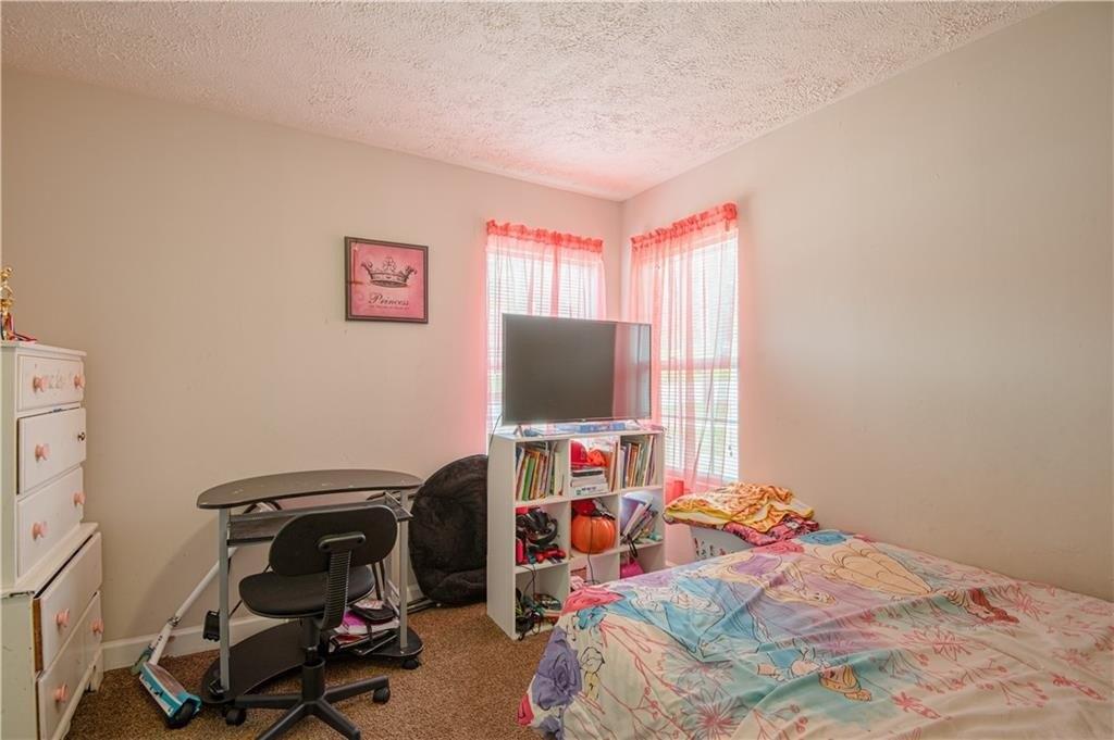 Harden St, Burlington, NC 27215