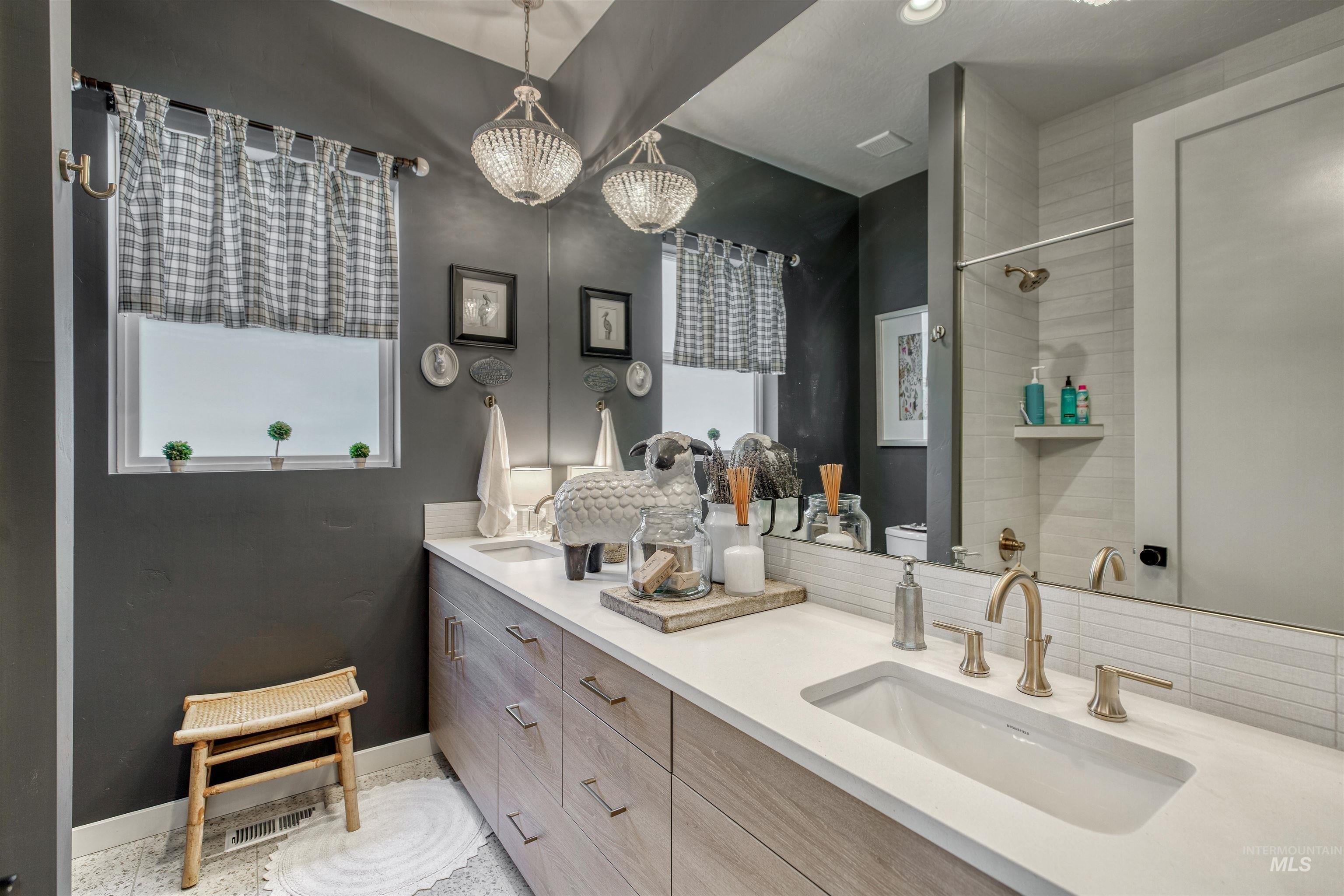 W Carnelian Ln, Eagle, ID 83616