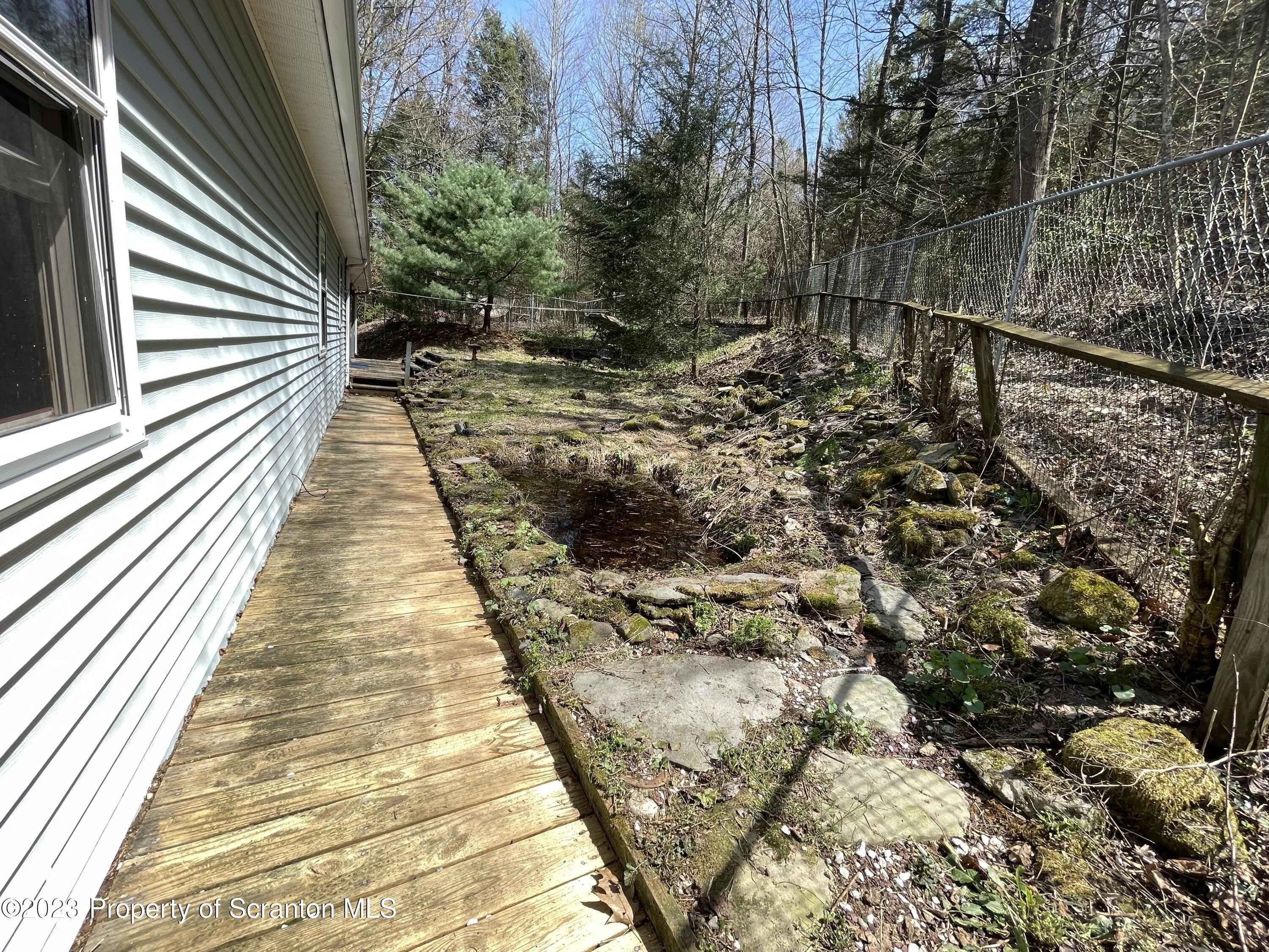 Upcreek Ln, Tunkhannock, PA 18657