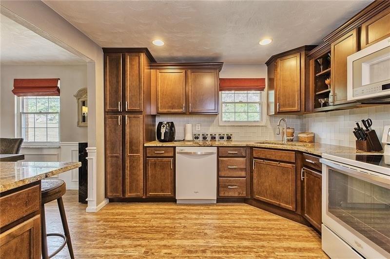 Ruth Dr, Hunker, PA 15639