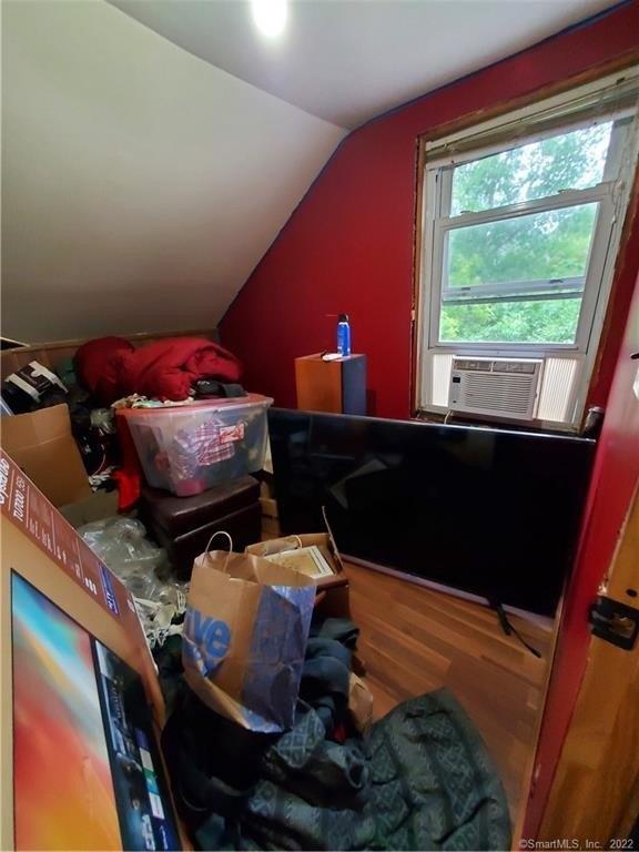 Battey St, Putnam, CT 06260