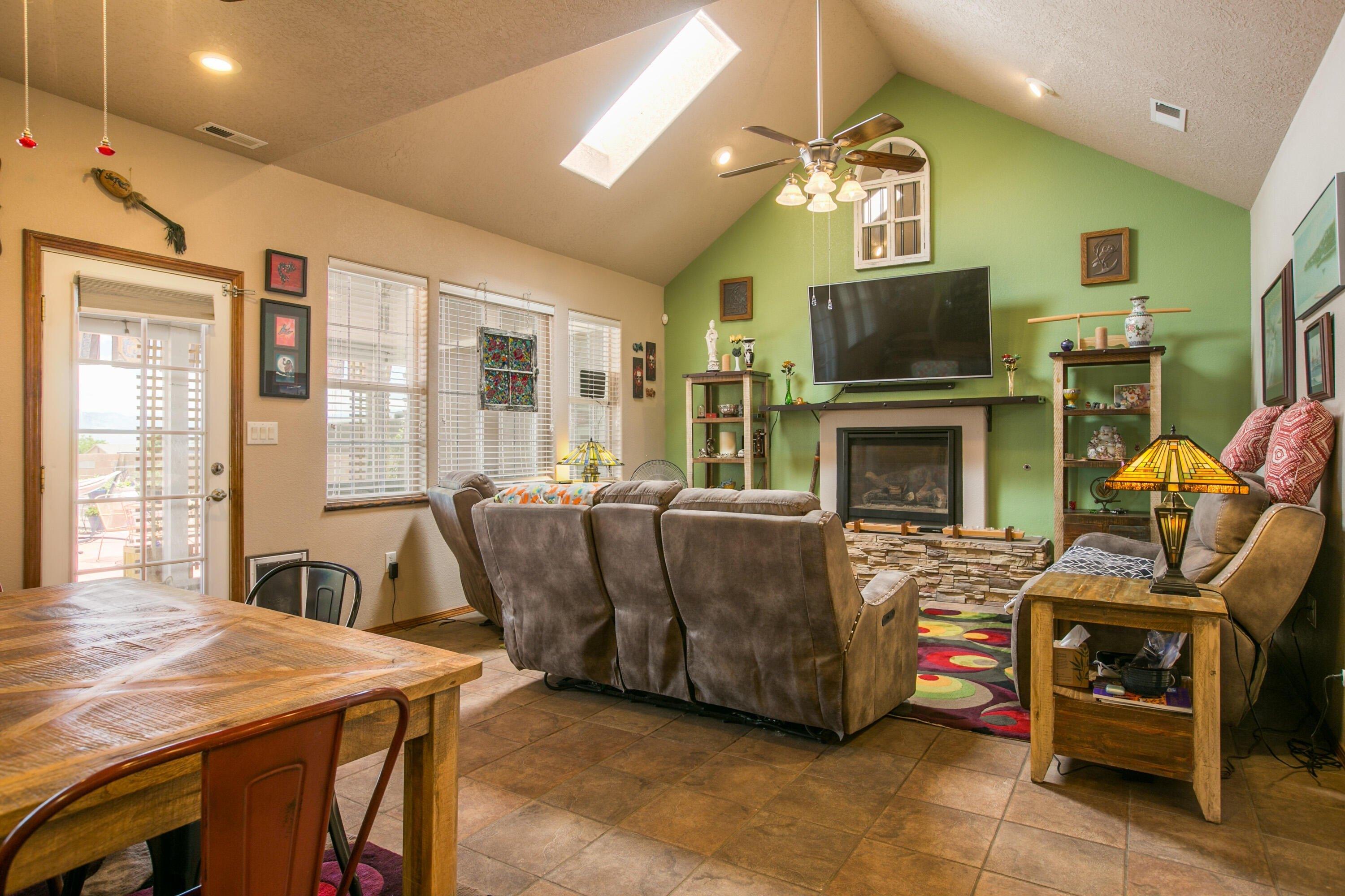 4th St Ne, Rio Rancho, NM 87124