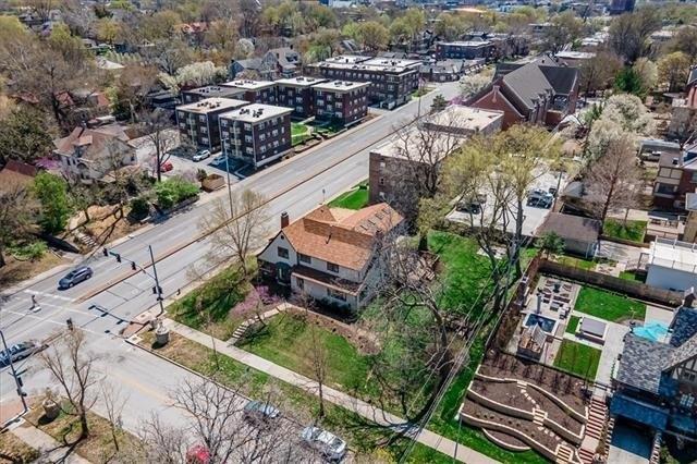 Valentine Rd, Kansas City, MO 64111