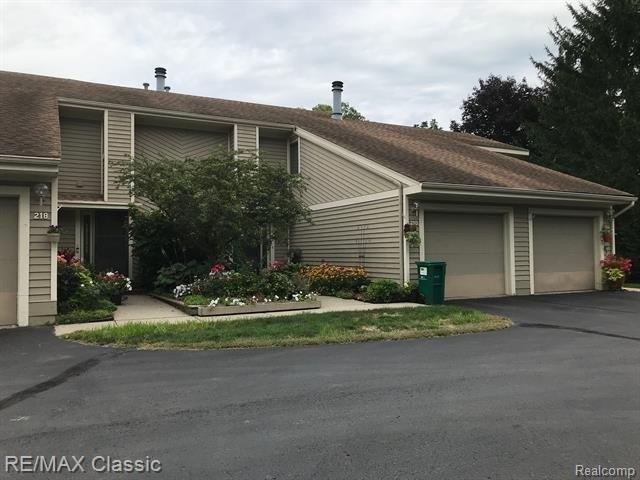 Whitlock St, Saline, MI 48176