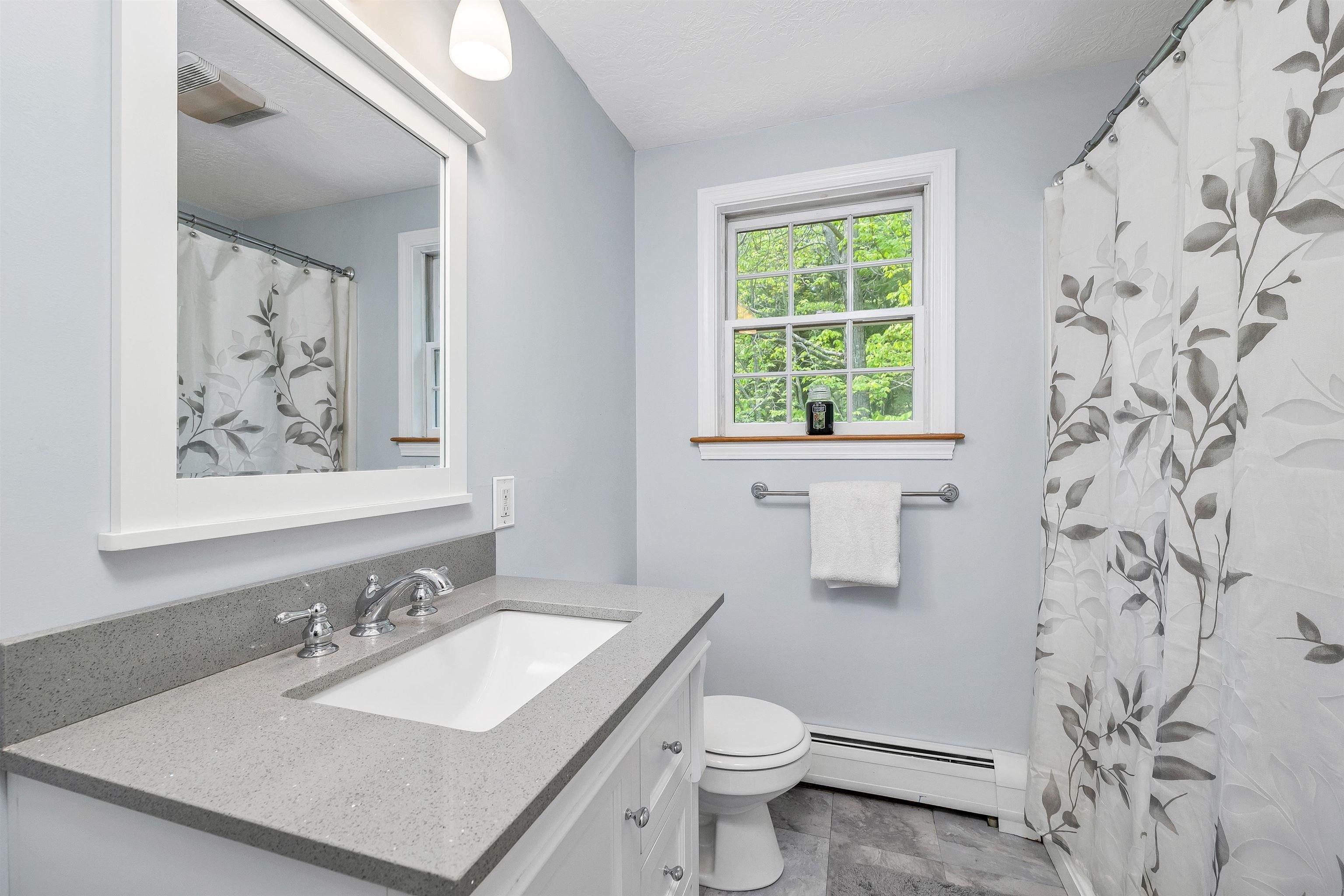 Avery Hill Rd, Alton Bay, NH 03810
