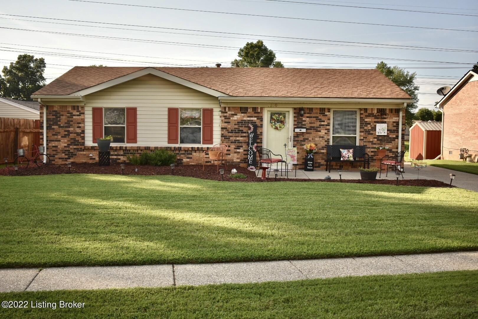 Mount Holyoke Dr, Louisville, KY 40216