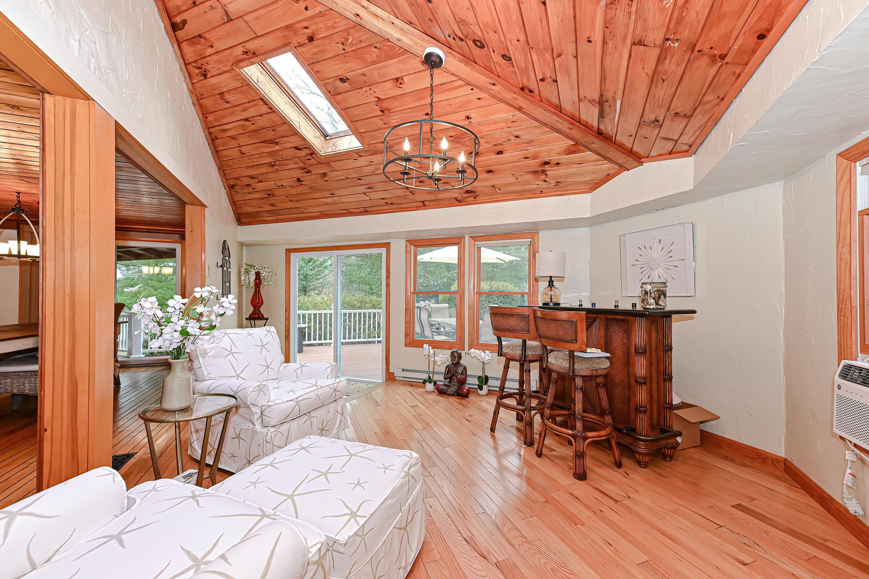 Halyard Cir, Mashpee, MA 02649