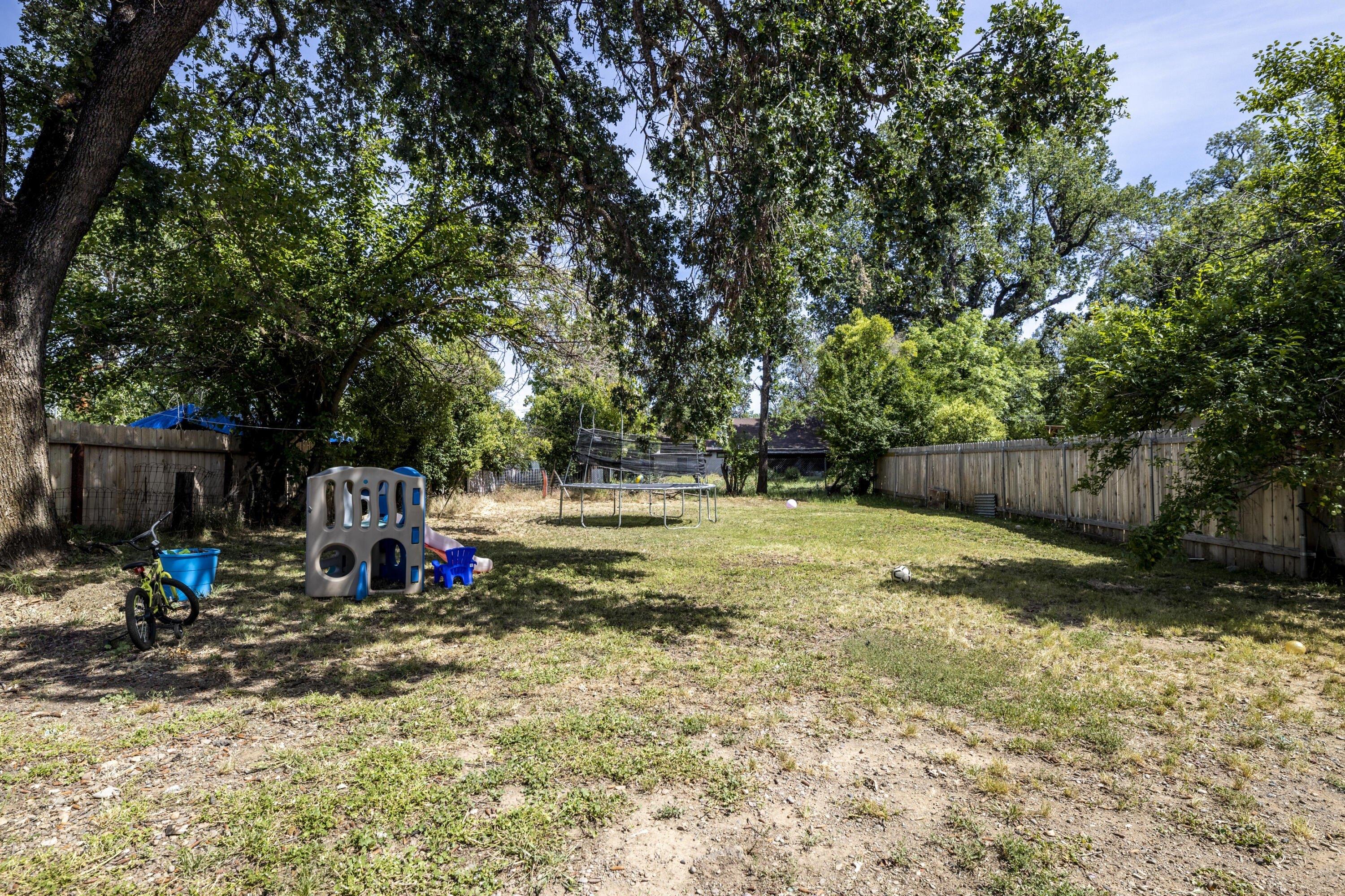 School St, Anderson, CA 96007
