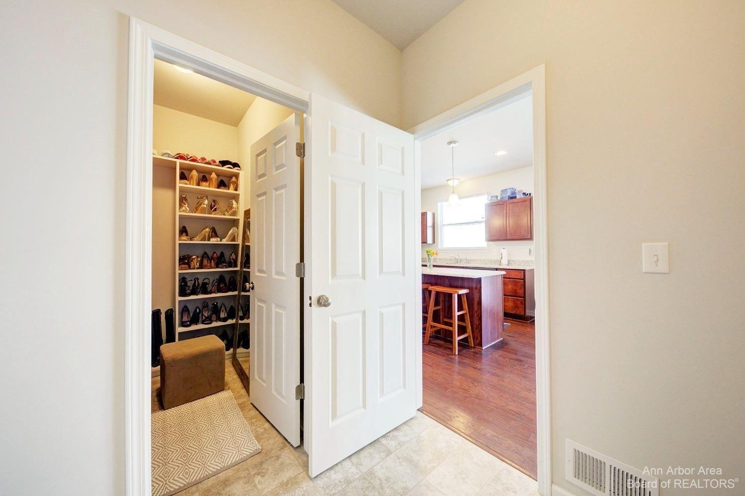Paulina Dr, Ypsilanti, MI 48197