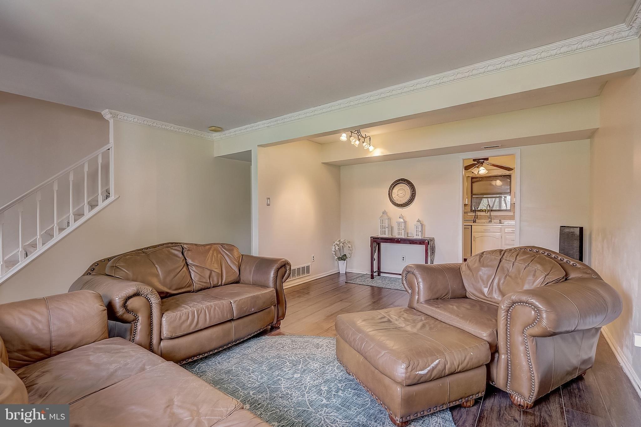 Greenwoods Dr, Horsham, PA 19044