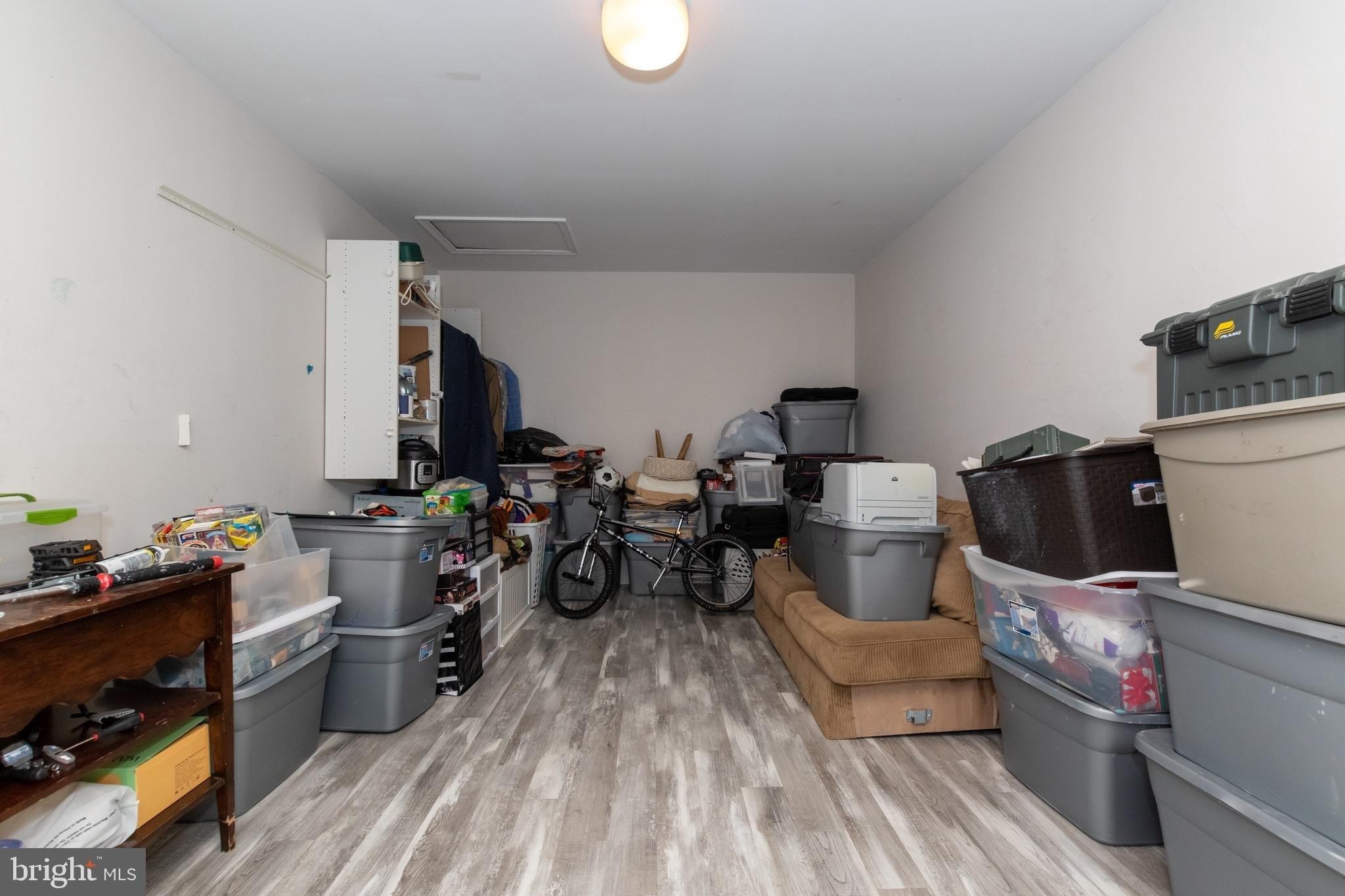 Woodlake Dr, Marlton, NJ 08053
