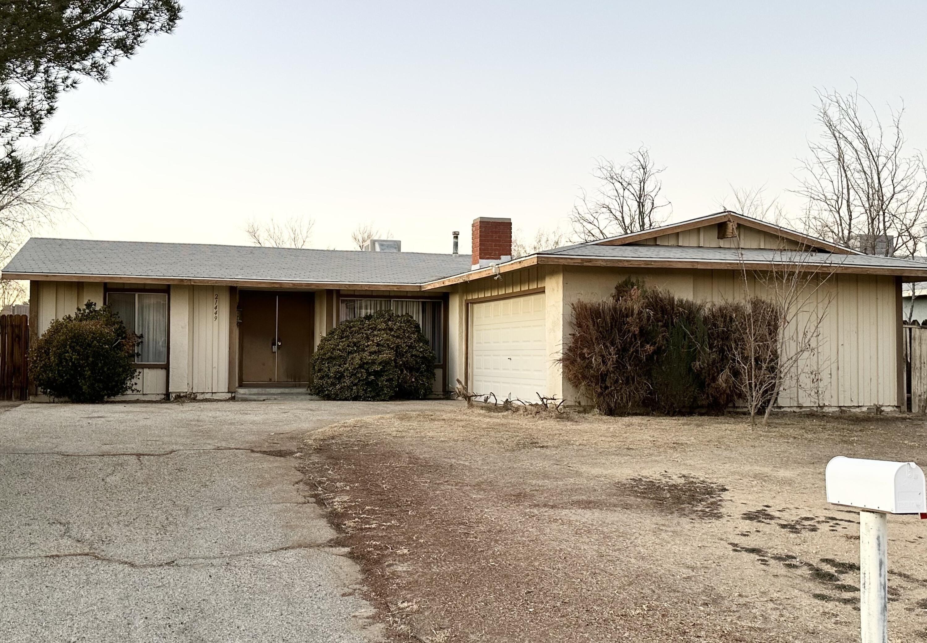 Applewood Dr, California City, CA 93505