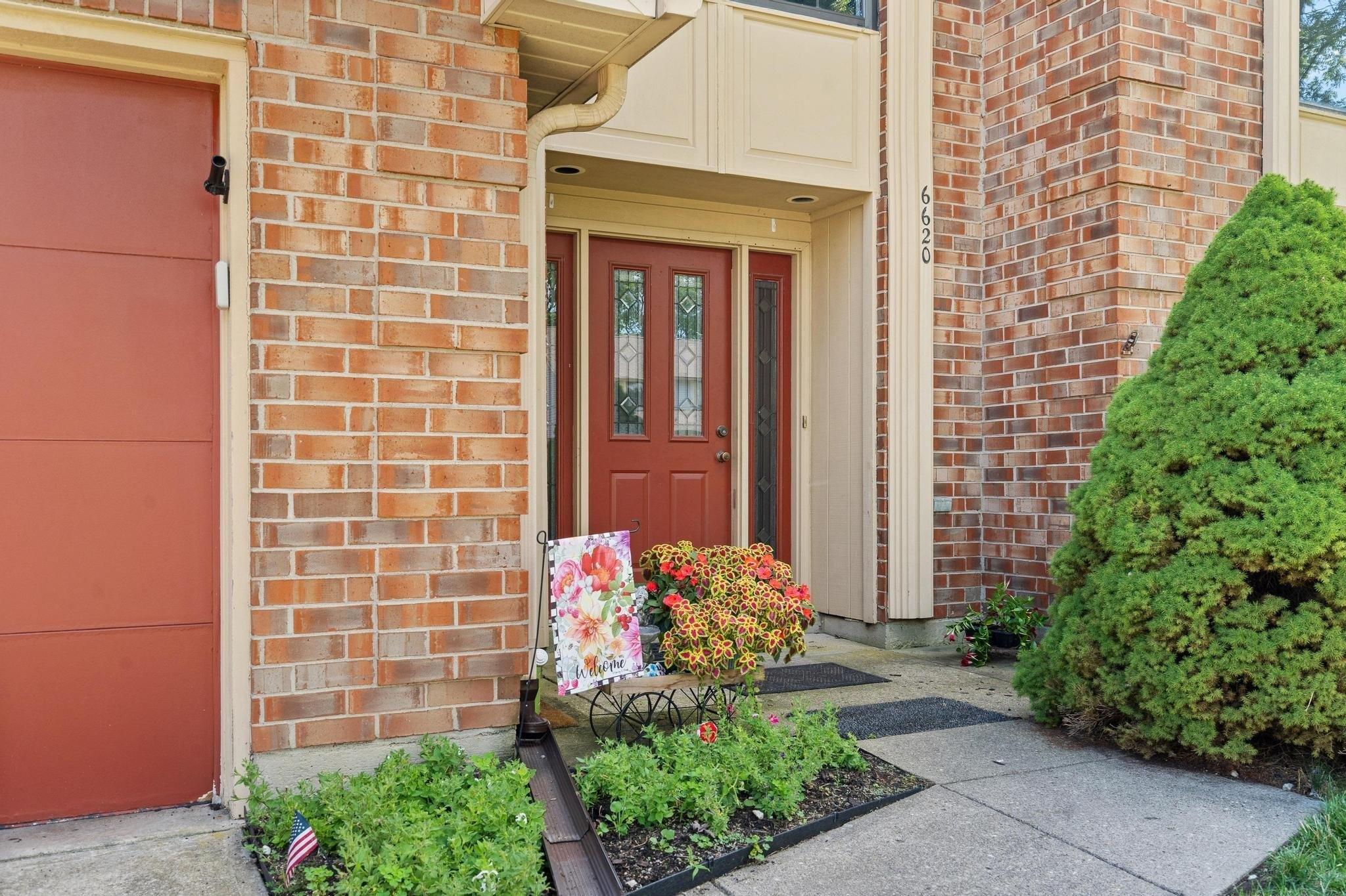 Deer Bluff Dr, Dayton, OH 45424