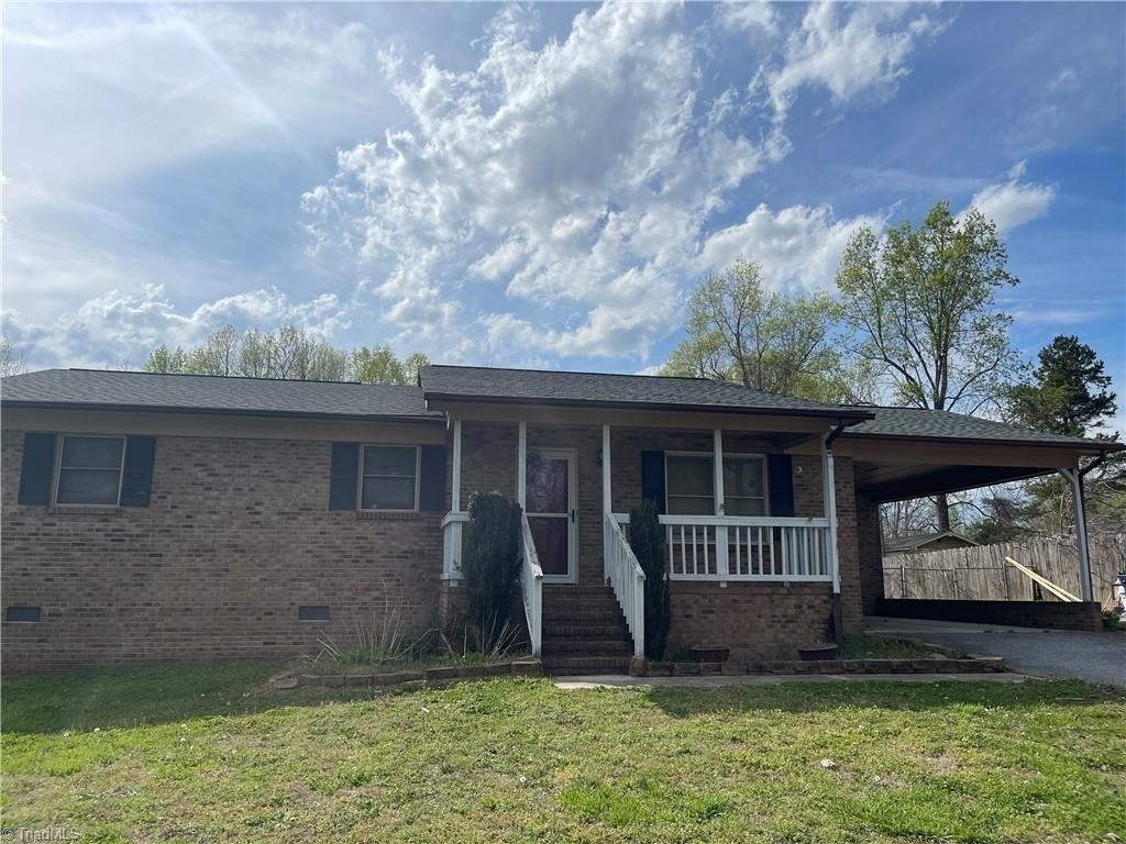 Suits Rd, High Point, NC 27263
