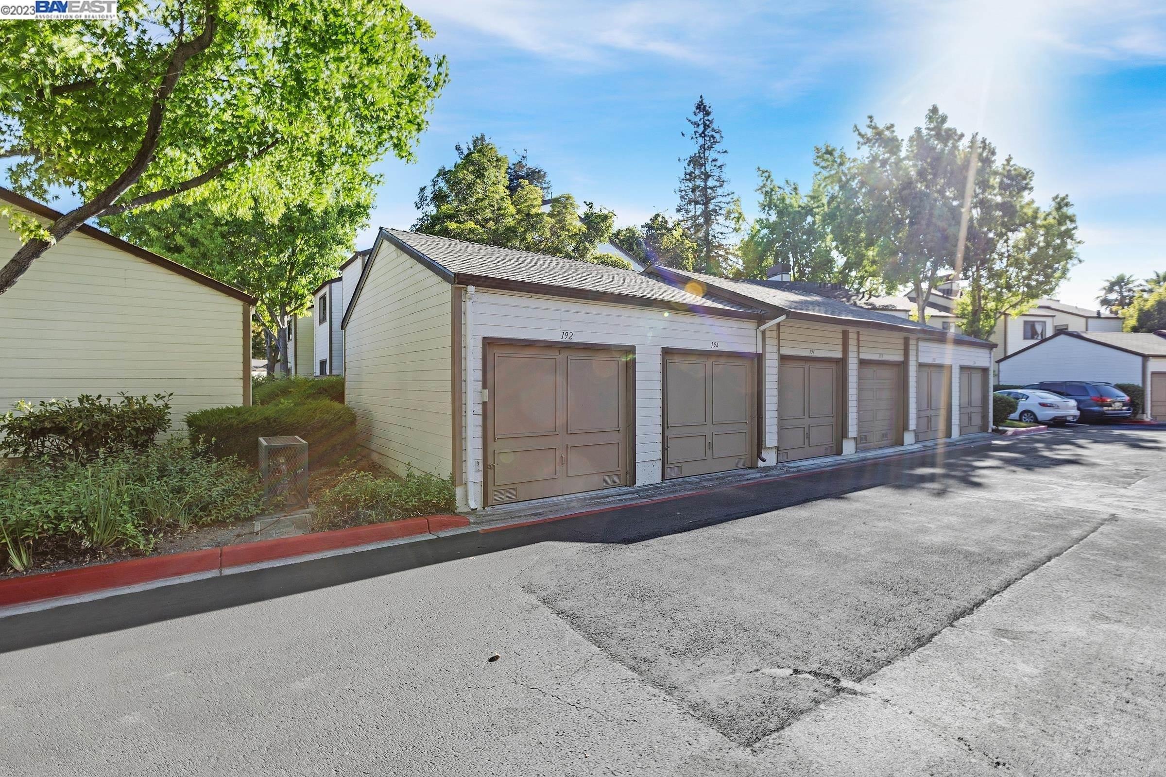 Meadow Ridge Cir, San Jose, CA 95131