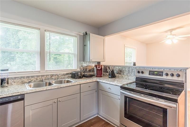Glendale Dr, Decatur, GA 30032