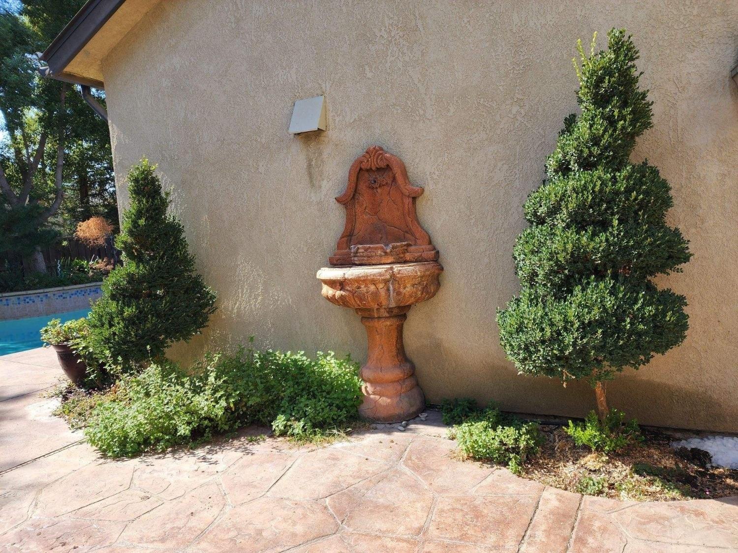 Vermont Ave, Clovis, CA 93619