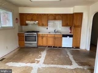 Forrest Dr, Blackwood, NJ 08012