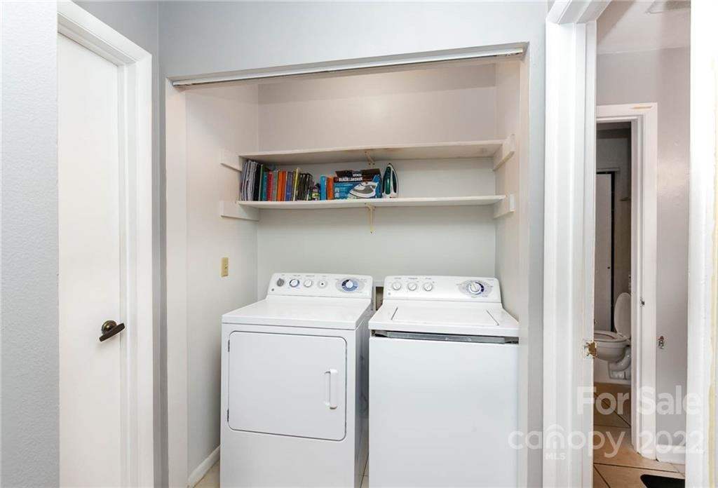 Spring Lake Dr, Charlotte, NC 28212