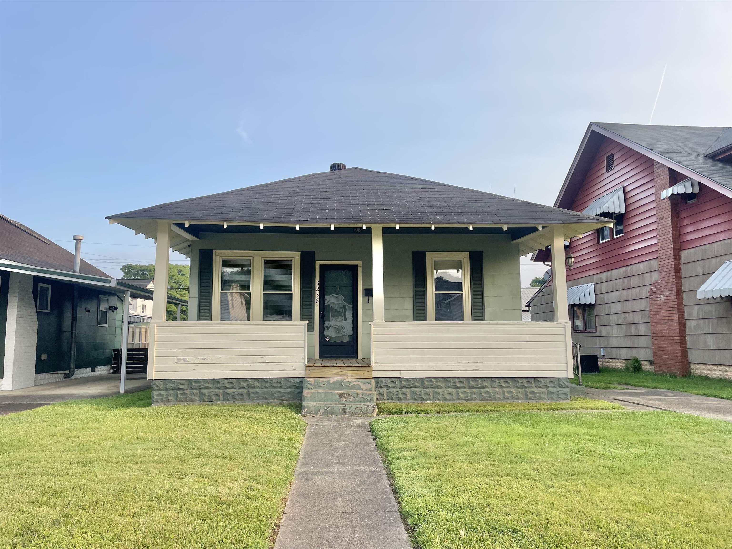 Hughes St, Huntington, WV 25704