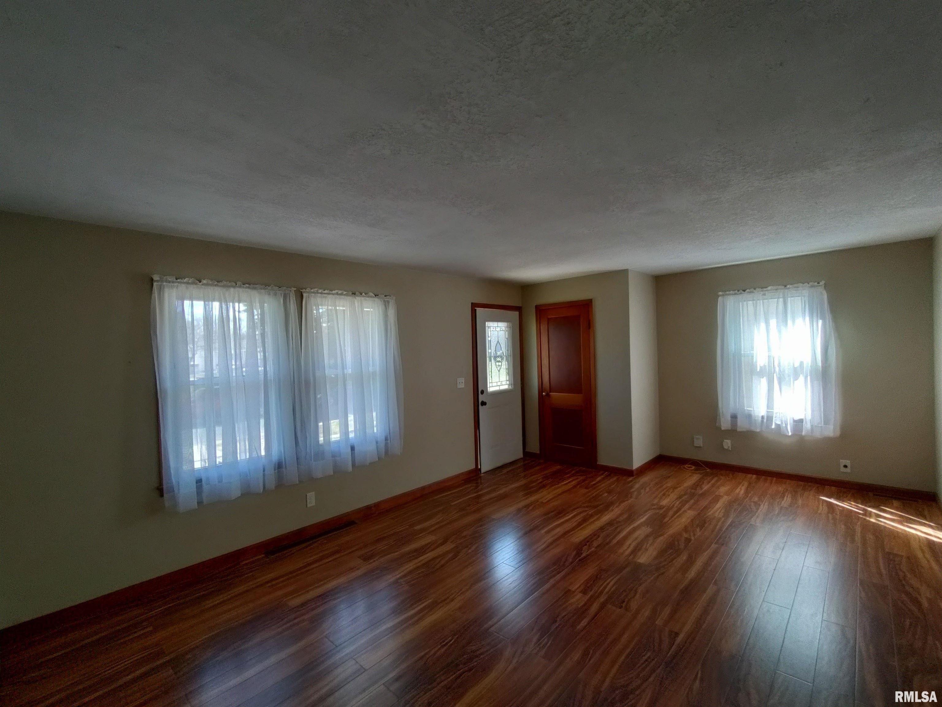 43rd St, Rock Island, IL 61201