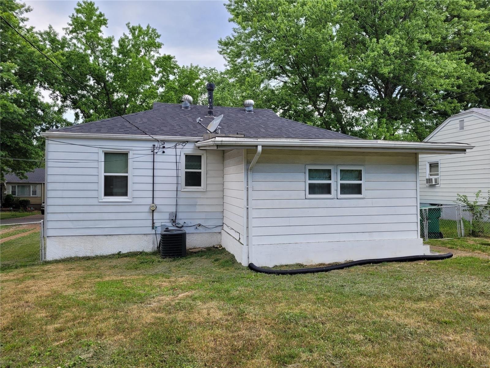 Farrell Dr, Saint Louis, MO 63133