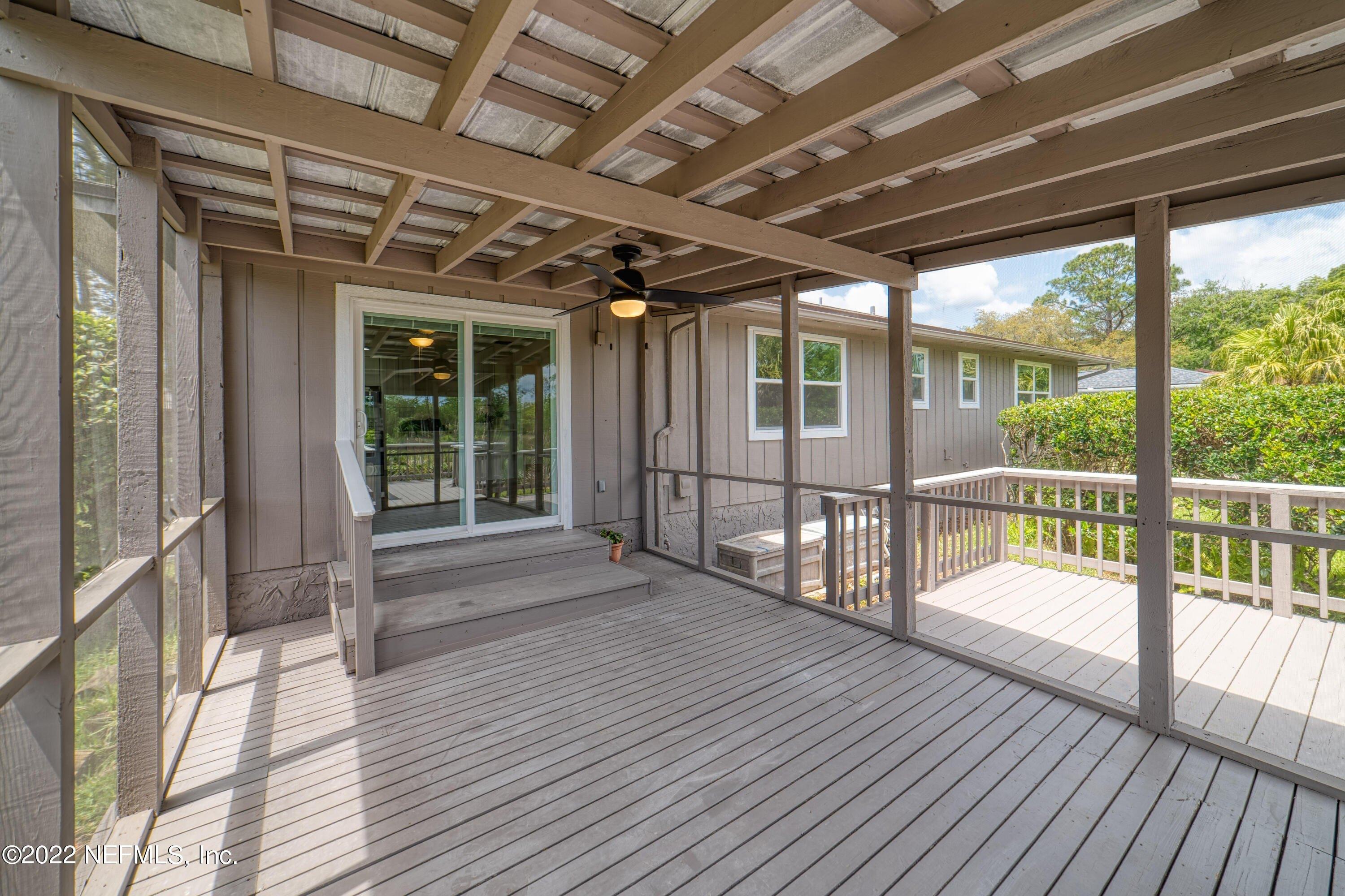 Luth Dr E, Jacksonville, FL 32250