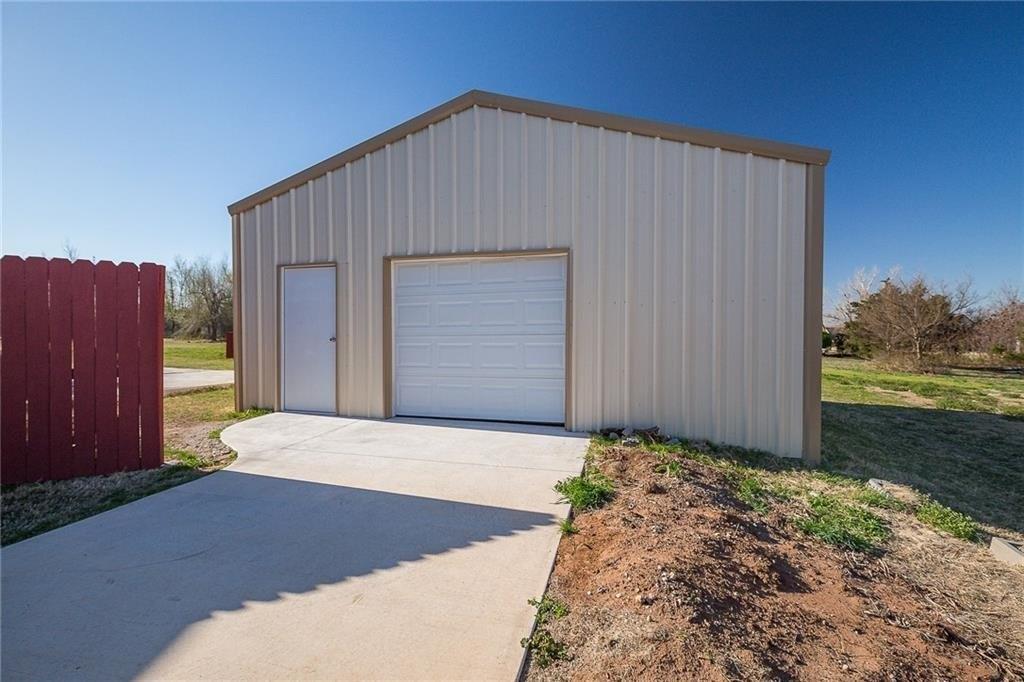 Lakeview Dr, Edmond, OK 73034