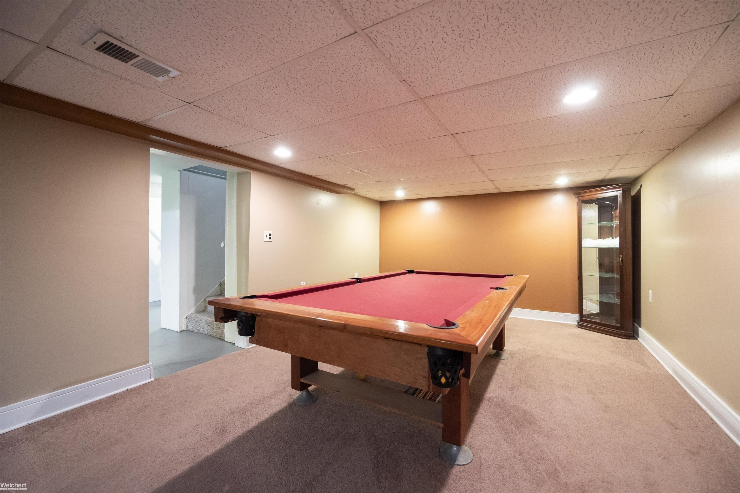 Elizabeth St, Saint Clair Shores, MI 48080