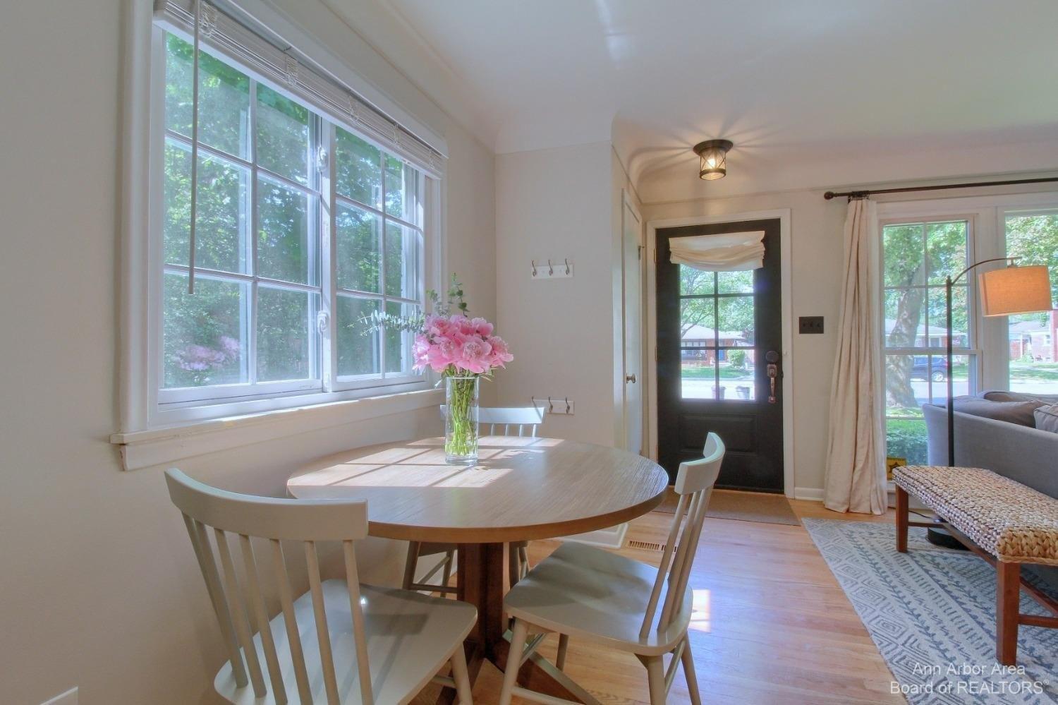 Pleasant Ridge Dr, Saline, MI 48176