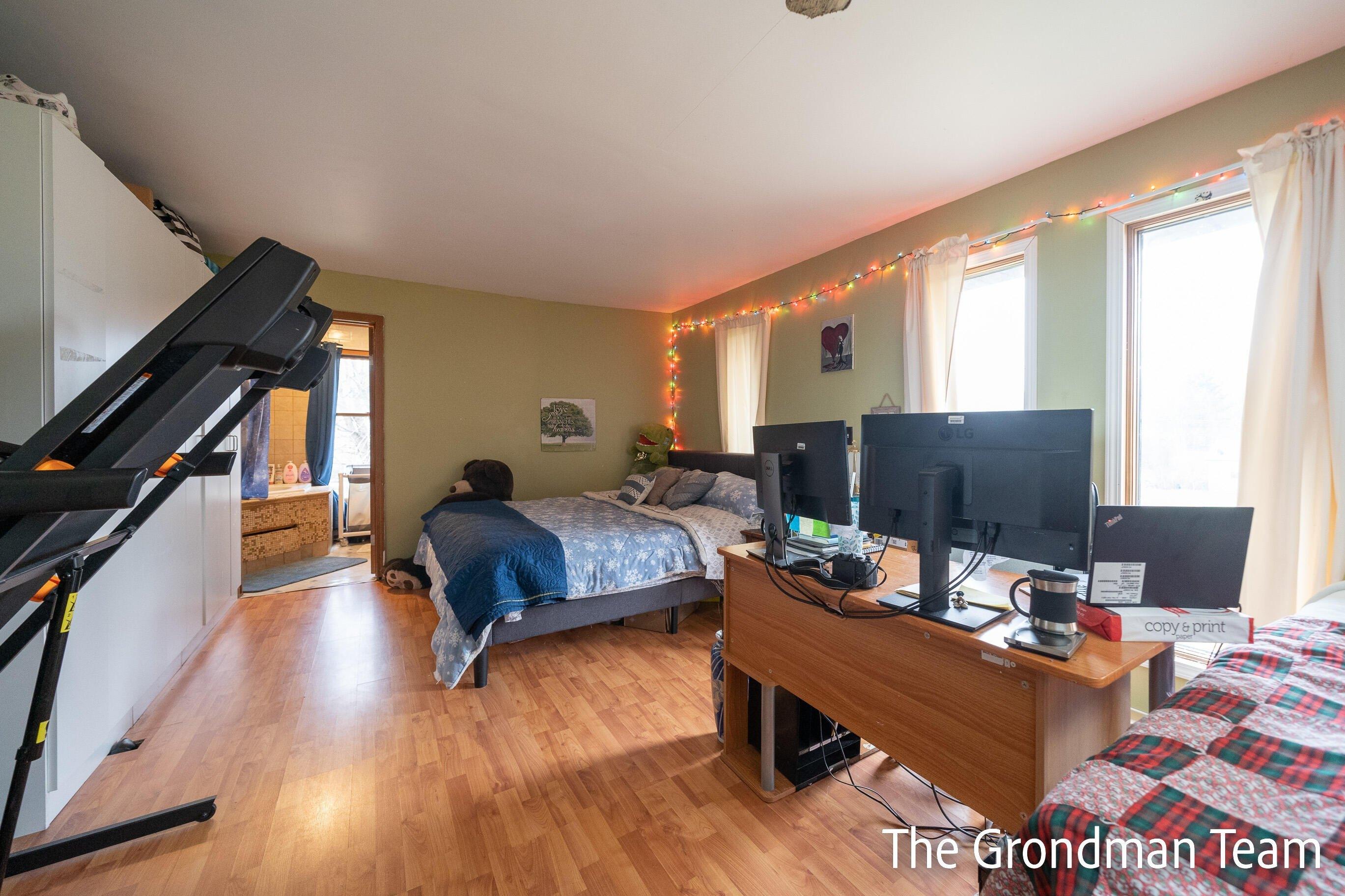 Landsburg Rd, Fennville, MI 49408