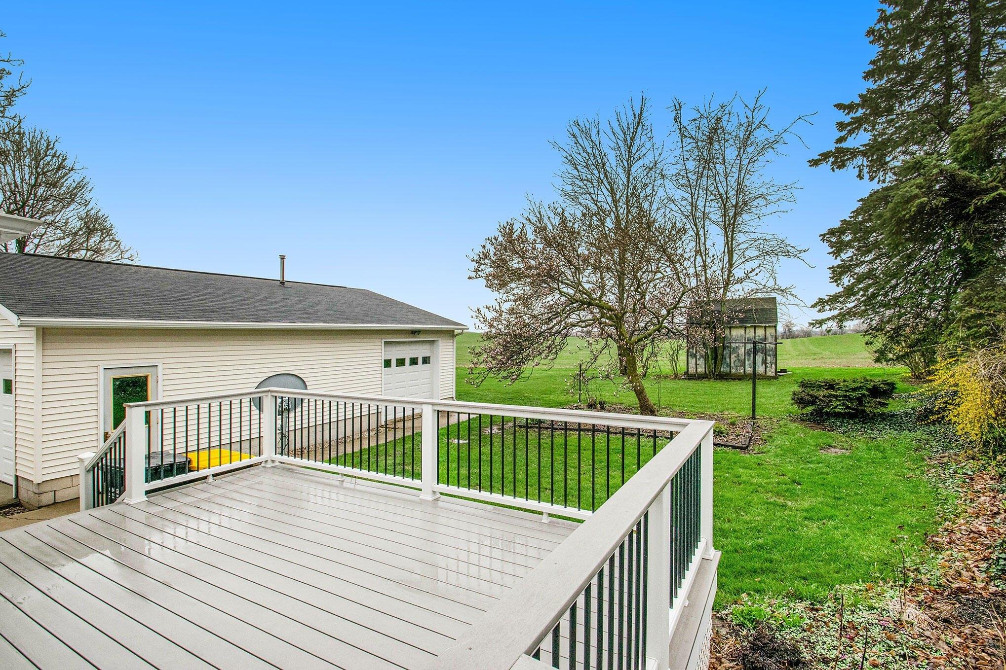 E Waterloo St, Casnovia, MI 49318