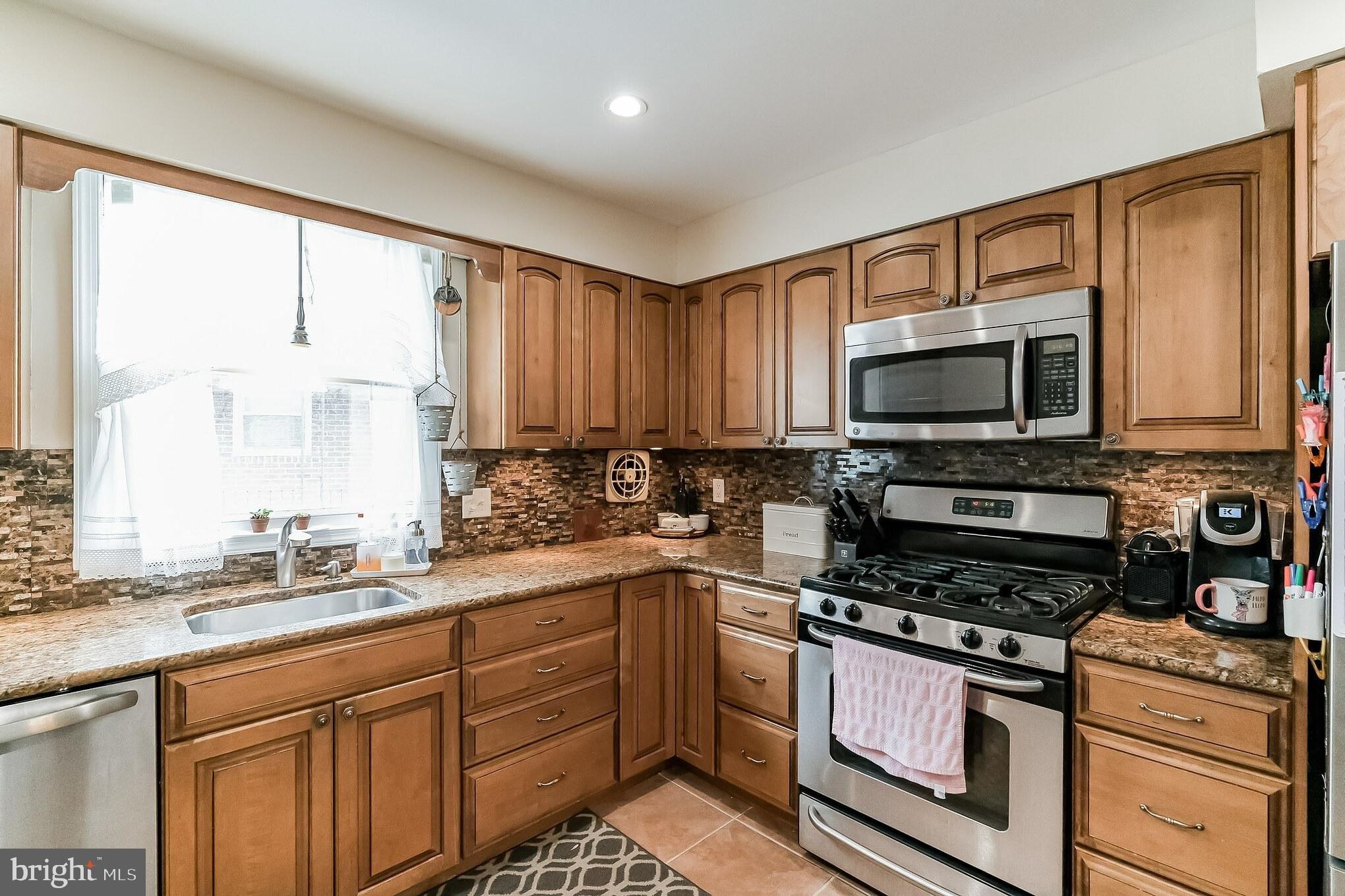 Hill Rd, Philadelphia, PA 19128