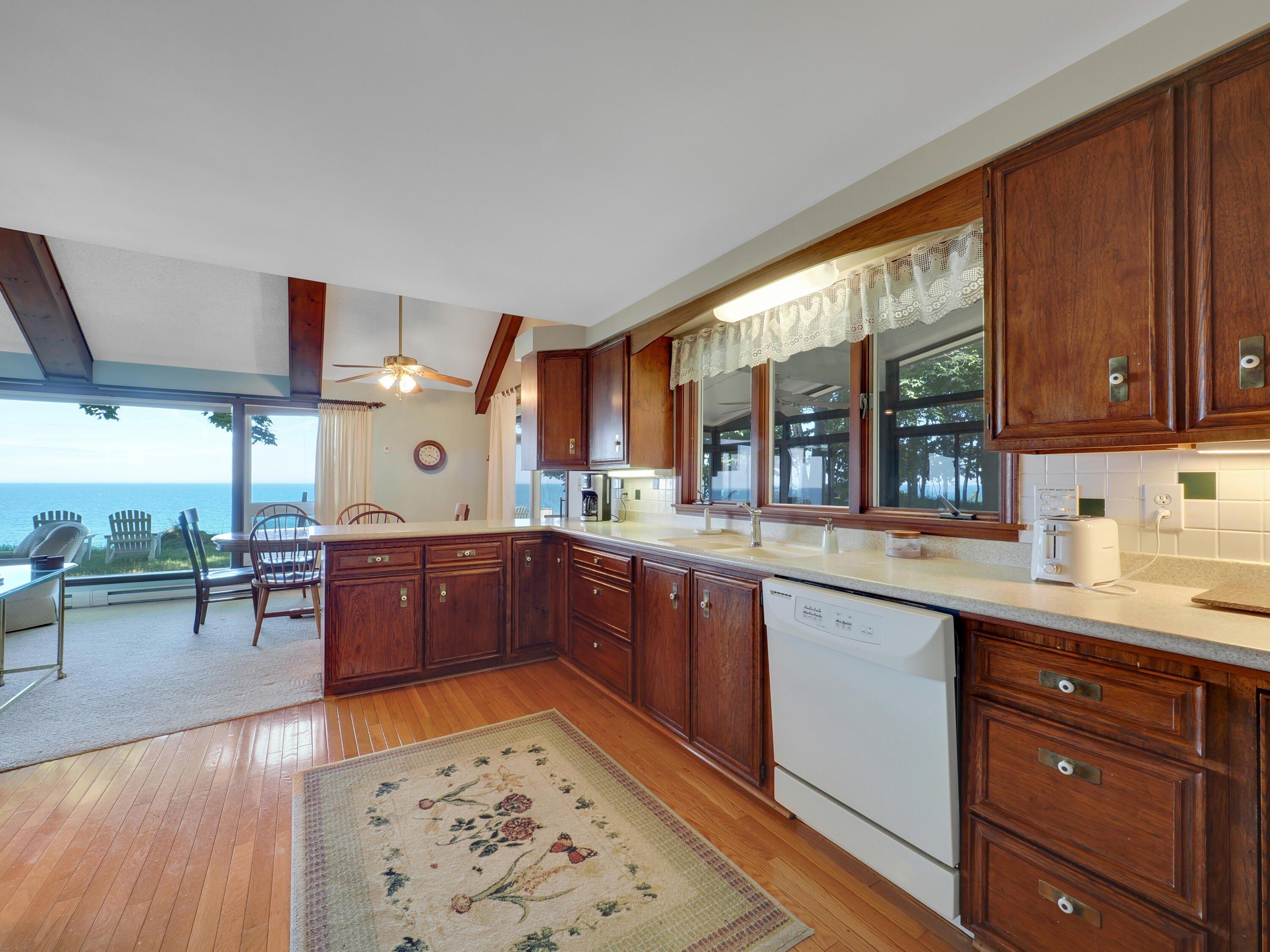 W Fox Farm Rd, Manistee, MI 49660