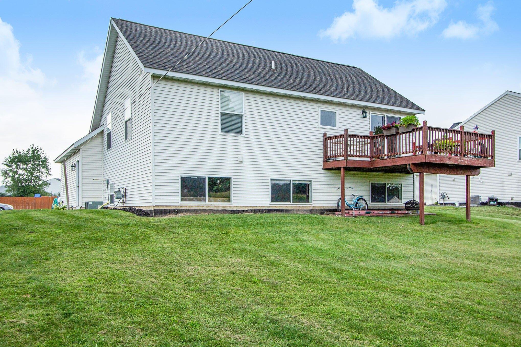 Sweet Meadow Dr, Kent City, MI 49330
