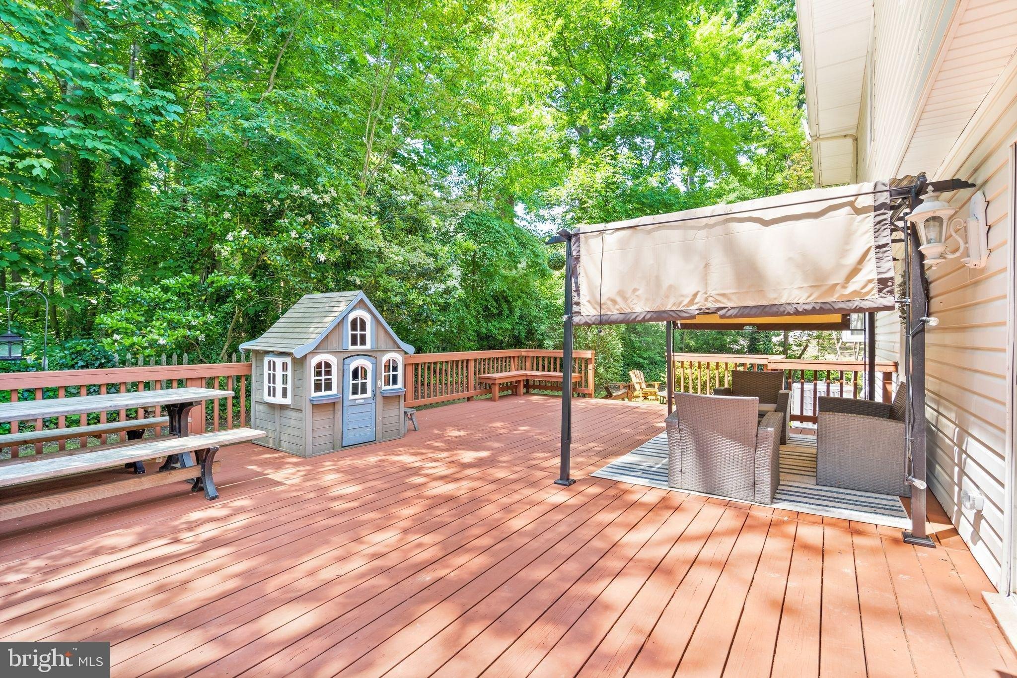 Fraser Ct, Woodbridge, VA 22191