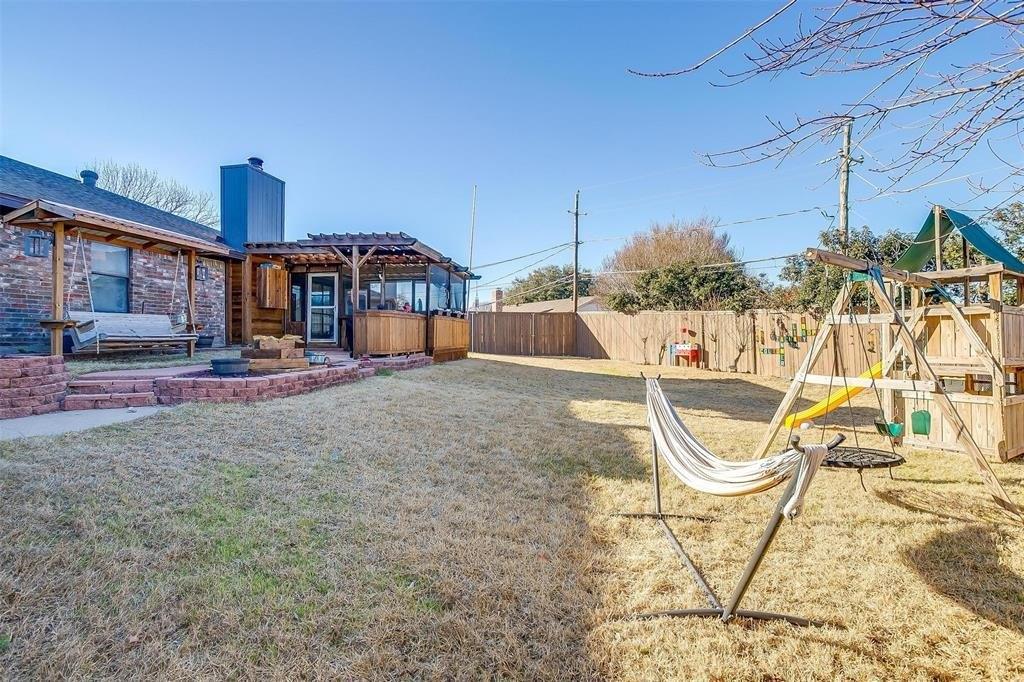 S Meadow Dr, Fort Worth, TX 76133
