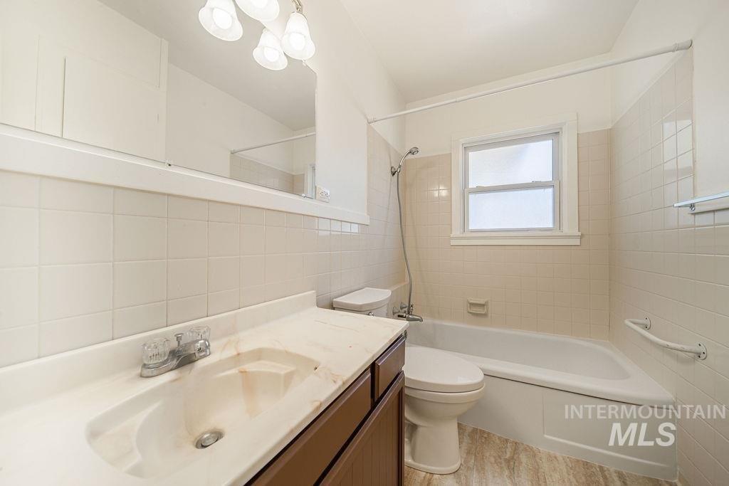 3rd St, Clarkston, WA 99403