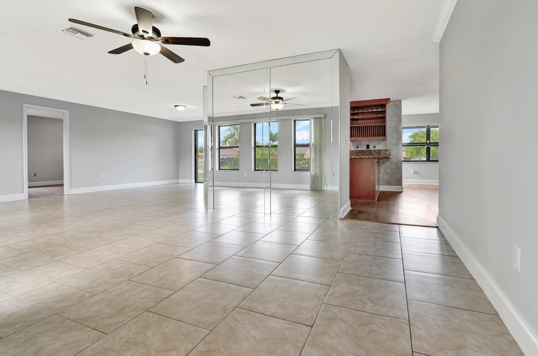 Beresford Rd E, West Palm Beach, FL 33417