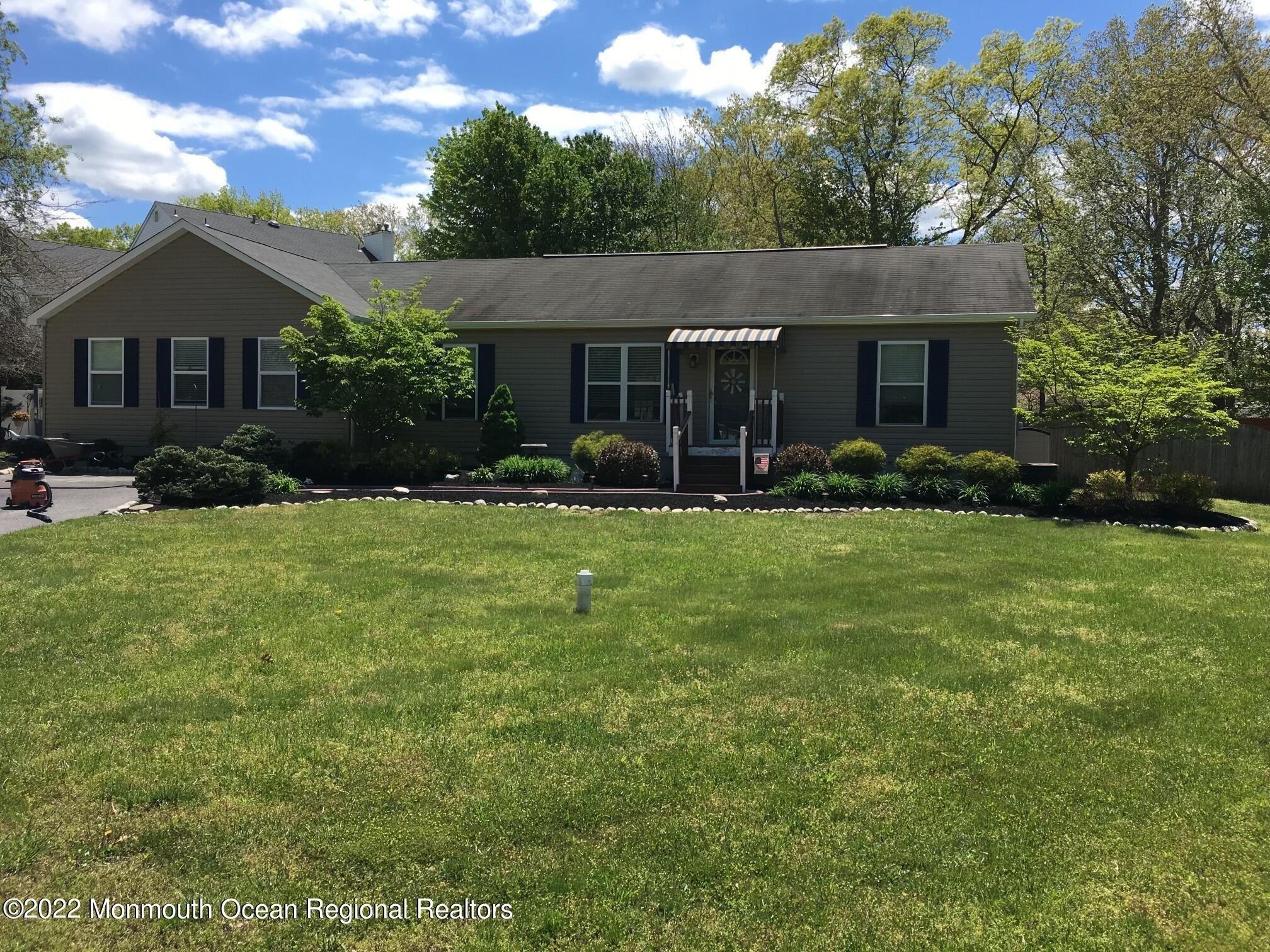 Flannigan Dr, Howell, NJ 07731