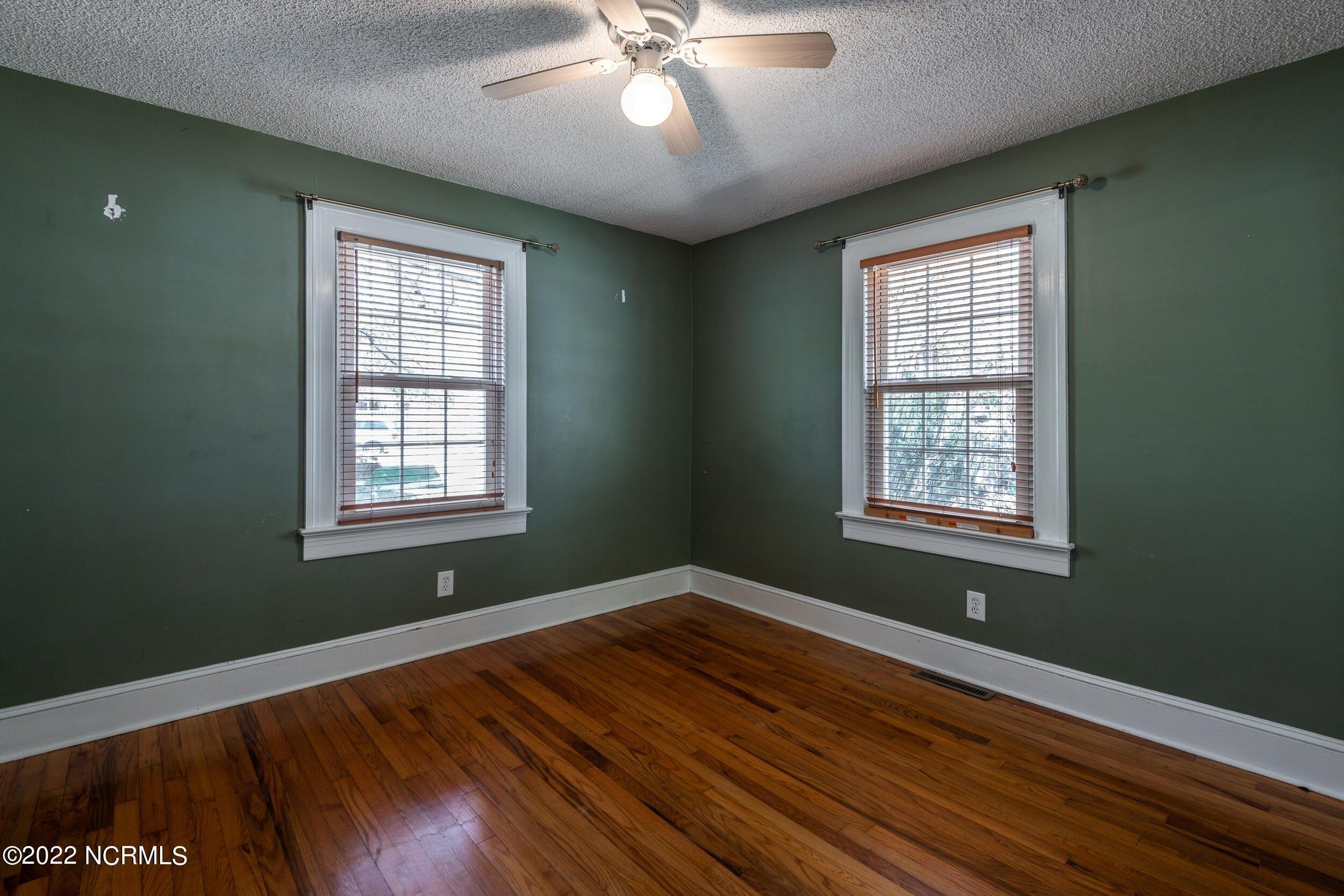 Jackson Dr, Greenville, NC 27858