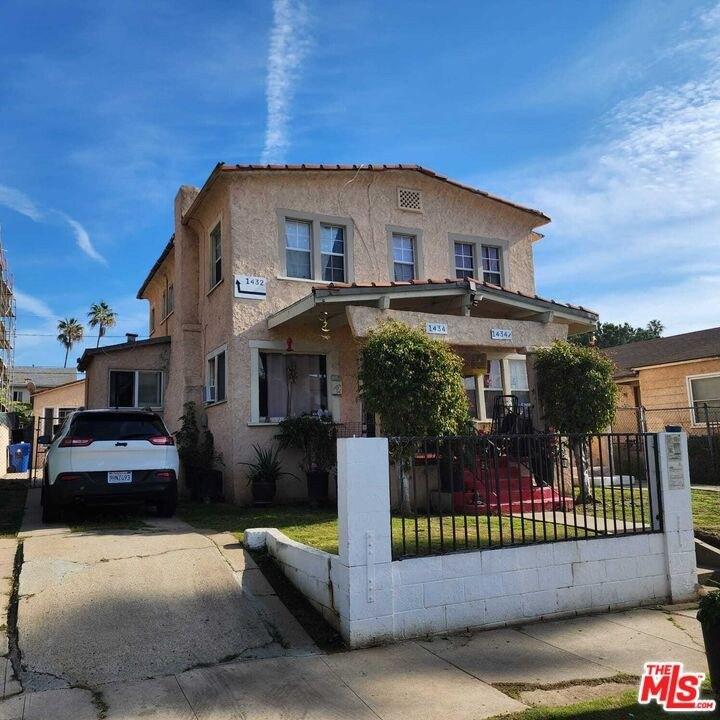S Cloverdale Ave, Los Angeles, CA 90019
