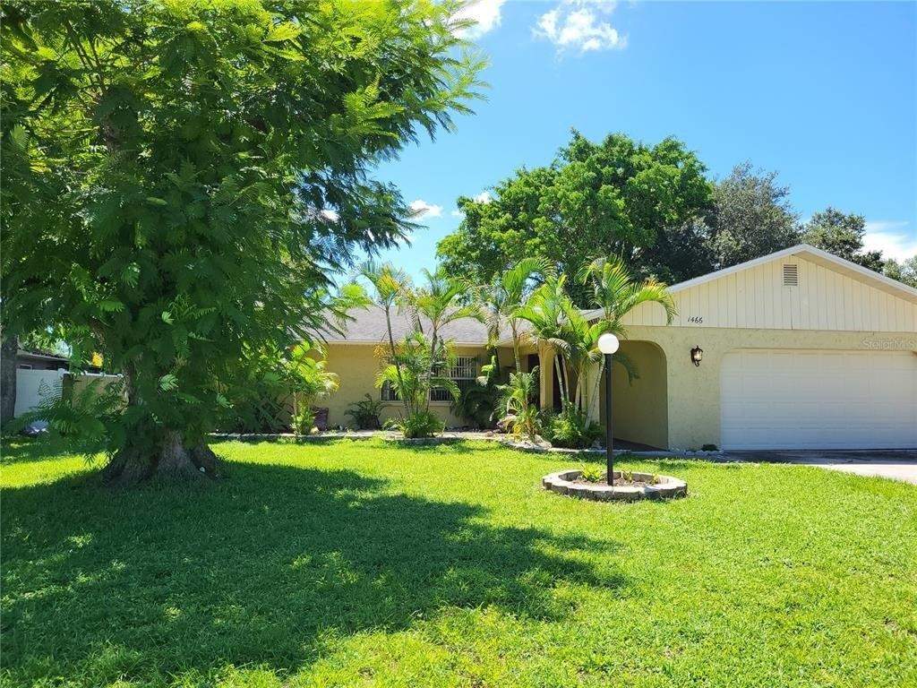Georgetowne Dr, Sarasota, FL 34232