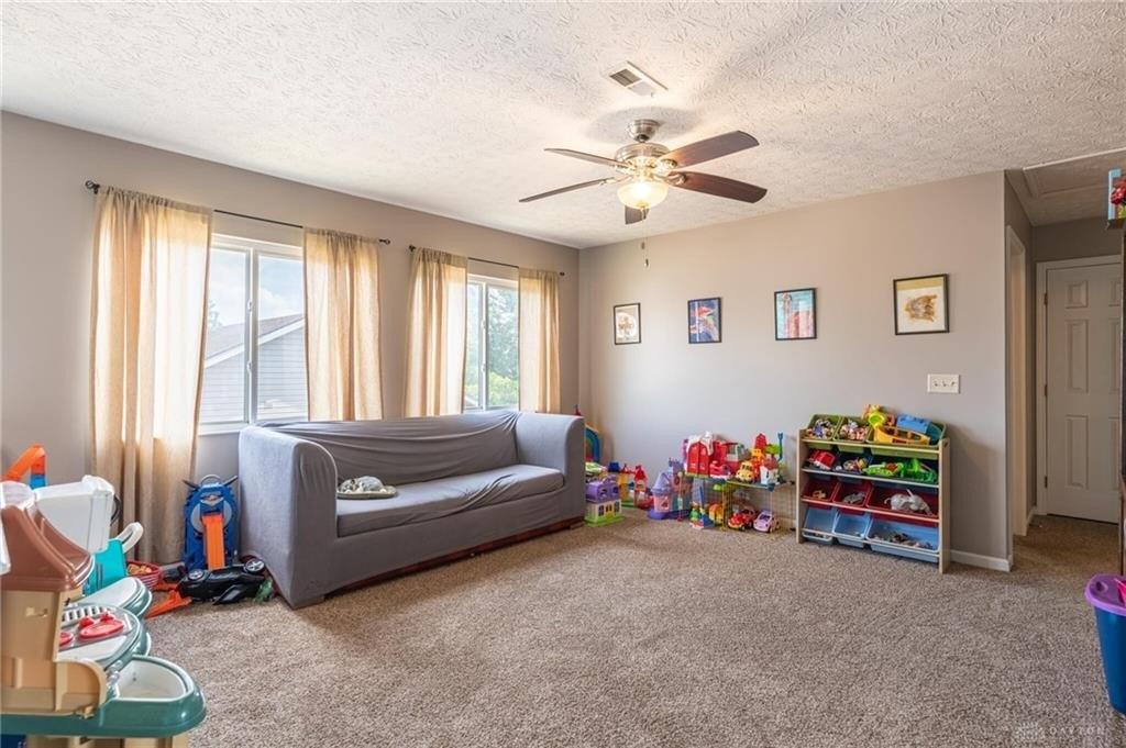 Winchester Dr, Troy, OH 45373